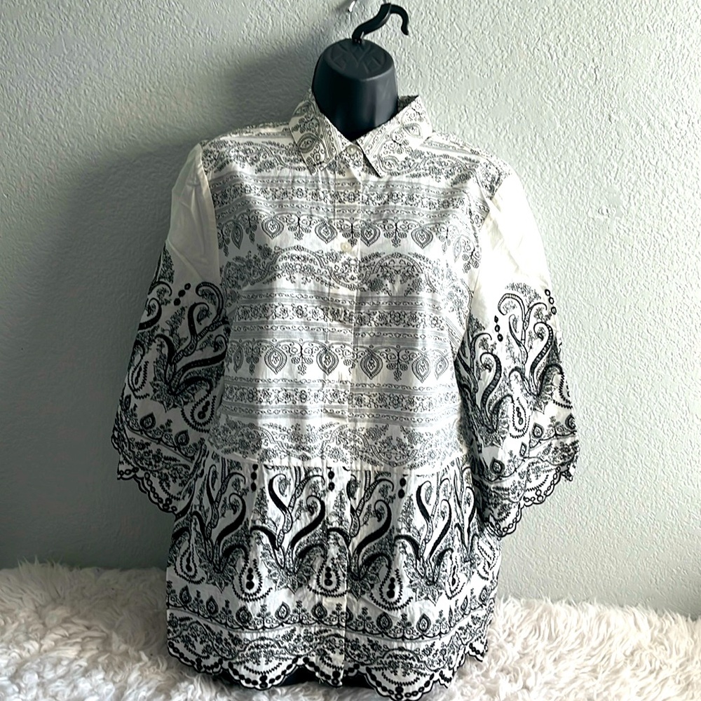 Chicos printed elegant button-down, three-quarter sleeve shirt black-and-white